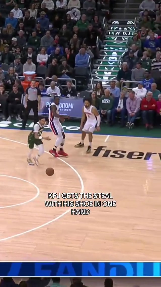 KPJ still got the steal with only one shoe 👟 #kpj #bucks #nba #shoe #hustle 