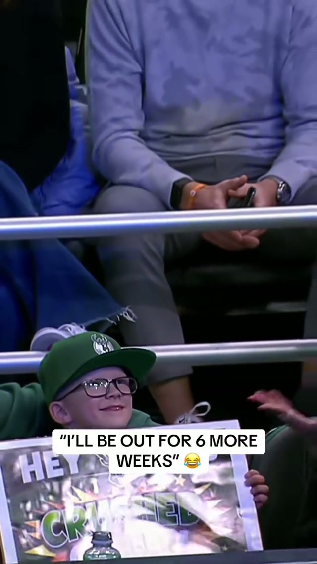 Mason crushed cancer and the high five with Giannis 💚🥹 #giannis #bucks #nba #highfive #wholesome 