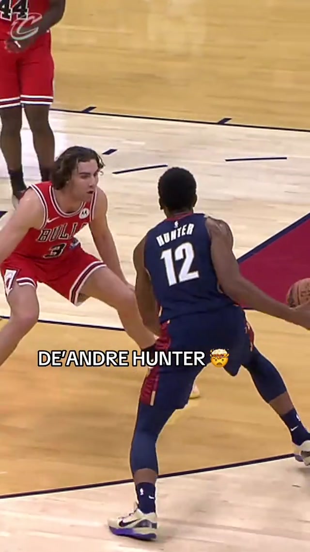 put bro on ICE. 😭 #cavs #deandrehunter #cleveland 