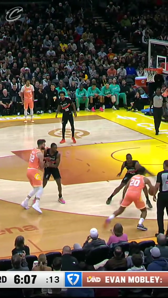 🤩 Holy JT! #LetEmKnow #Cavs #JaylonTyson #NBA 