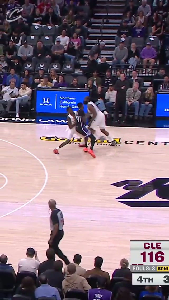 BACK-TO-BACK THREES FROM HARDEN TO TAKE THE LEAD. #LetEmKnow #JamesHarden #NBA