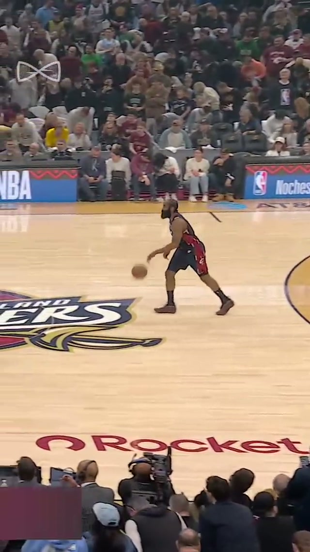 🔥 Evan with 9 of our first 13! #LetEmKnow #NBA #EvanMobley #Cavs 