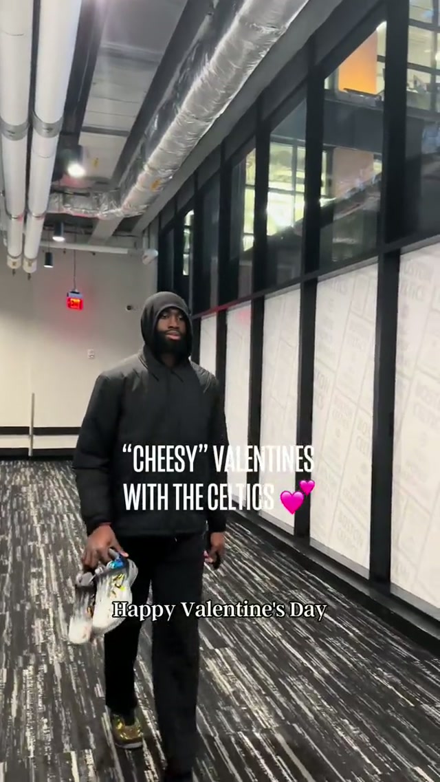 Valentine’s with the guys 💕

#nba #celtics #jaylenbrown #valentines 