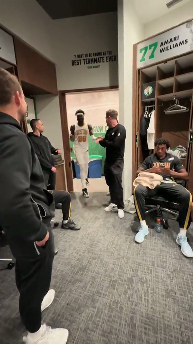 Obsessed with these guys 🥹 #celtics #nba #neemiasqueta #lockerroom 