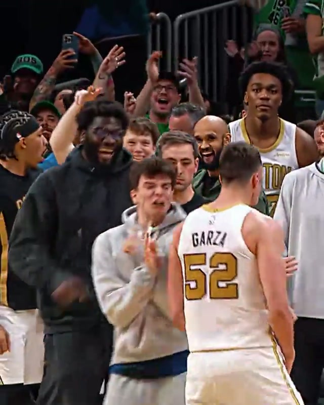 YEET 🤯 #celtics #nba #bostonceltics #boston #baylorscheierman #lukagarza 
