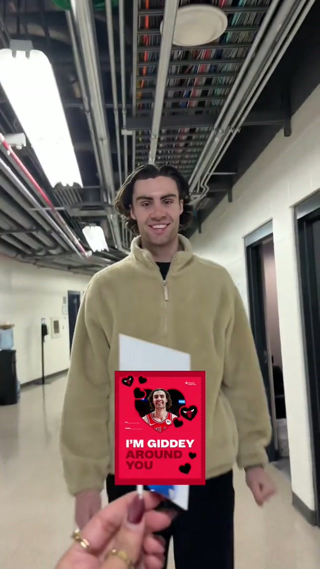 happy valentine’s day 🤗❤️ #valentinesday #chicagobulls #cards #candy #nba 