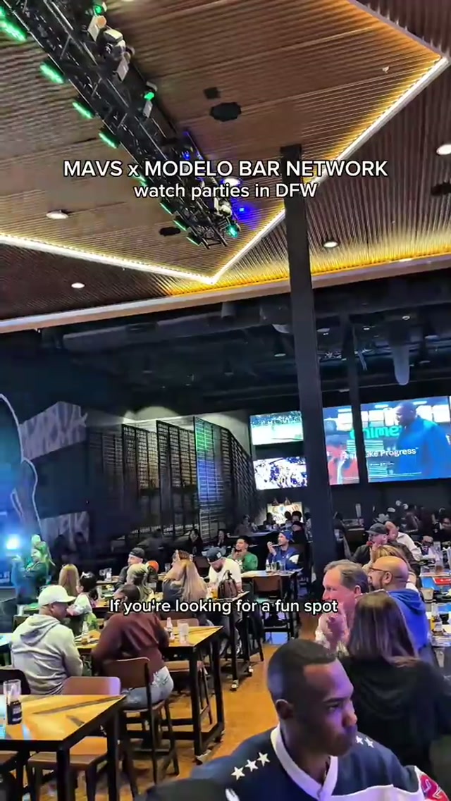 Welcome to the Mavs Bar Network presented by Modelo 🍻 Game day energy, full game sound, giveaways, Modelo drink specials and more at local bars across DFW! Link in bio to find a bar near you 🏀 #dallasmavericks #dallasbars #NBA 