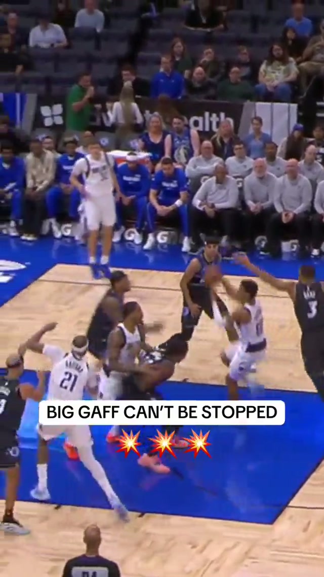 Two-hands for safety 💥 #dallasmavericks #dunk #nba #basketball 