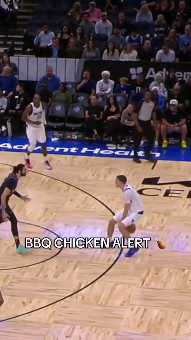 Coop saw food on this mismatch 🍽️ #dallasmavericks #cooperflagg #basketball 