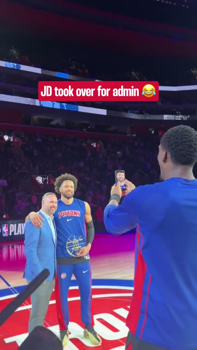 Can’t blame him for wanting to record our Kia Eastern Player of the Month #nba #DetroitPistons #nbahighlights 