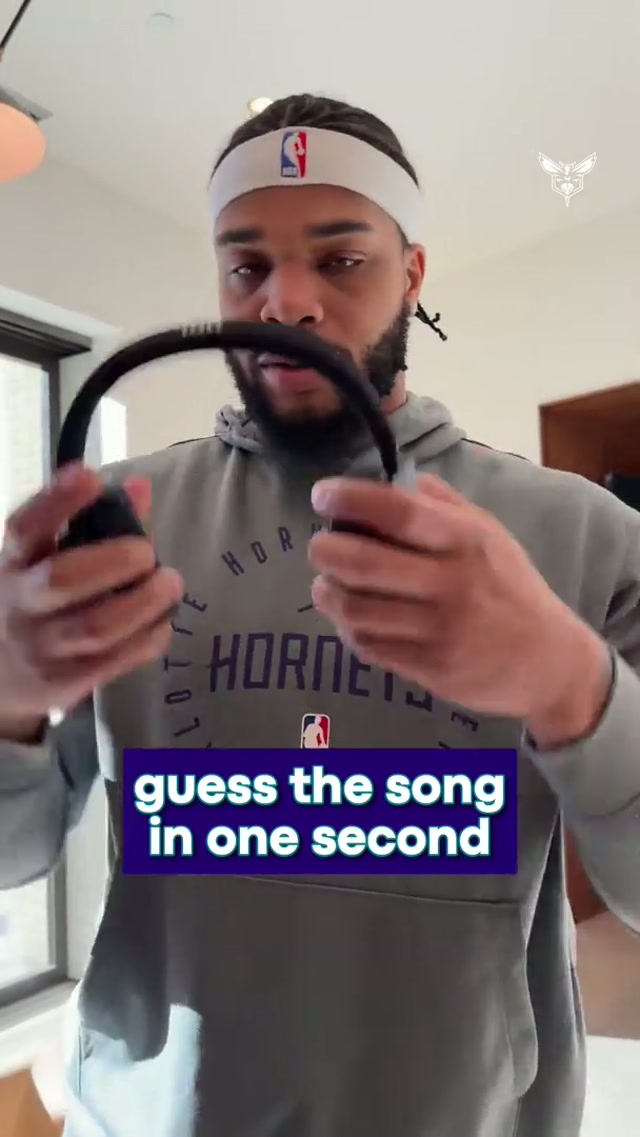 Can the guys guess these songs in just a second? 👀 presented by @CEENTA #charlottehornets #music #guessthesong 