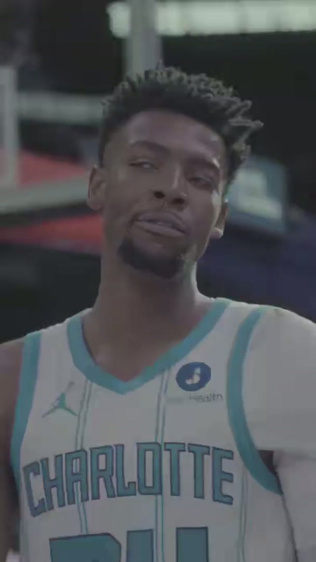 s e v e n. i n. a. r o w. #win #basketball #charlottehornets