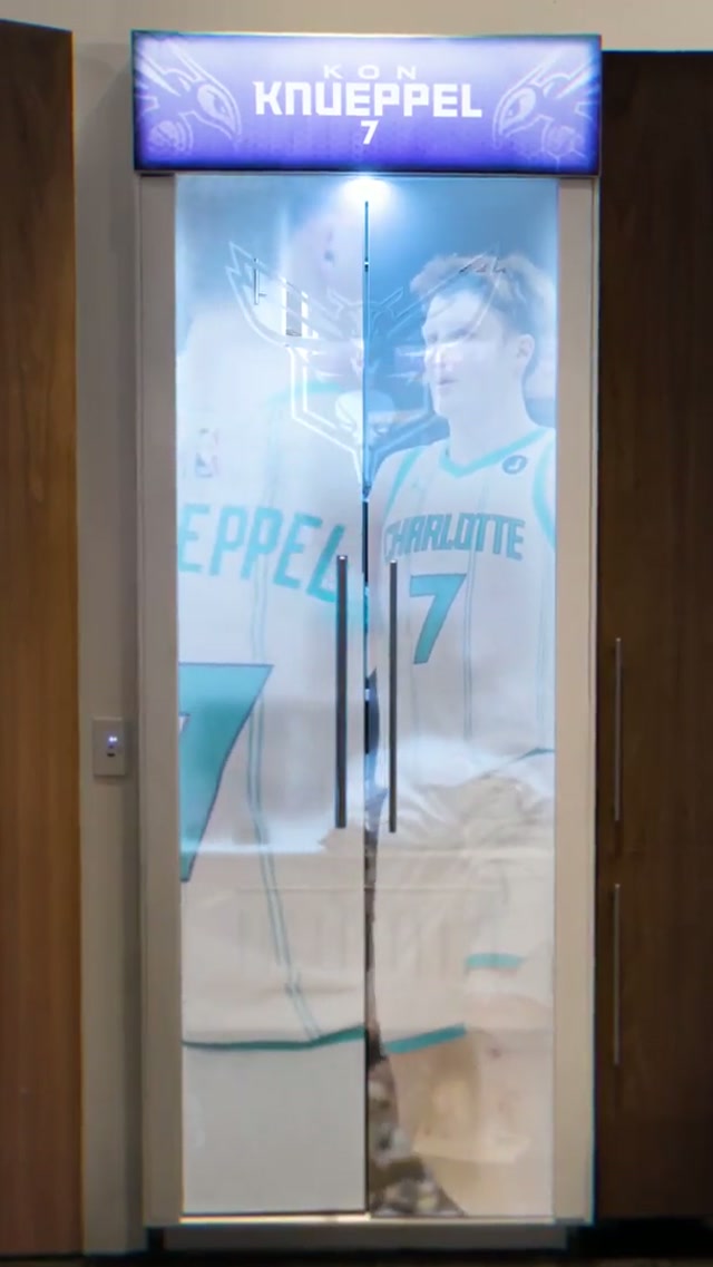 he's done it again... and again...oh and one more time 

FOUR @Kia America Eastern Conference Rookie of the Month awards  #charlottehornets #konknueppel #award 