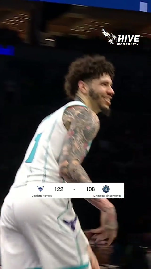 leaving minnesota with the W!! #charlottehornets #win 