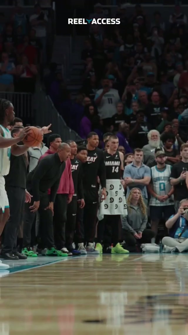 valid reaction 😭

watch full episode on our YouTube #charlottehornets #cobywhite #lameloball 