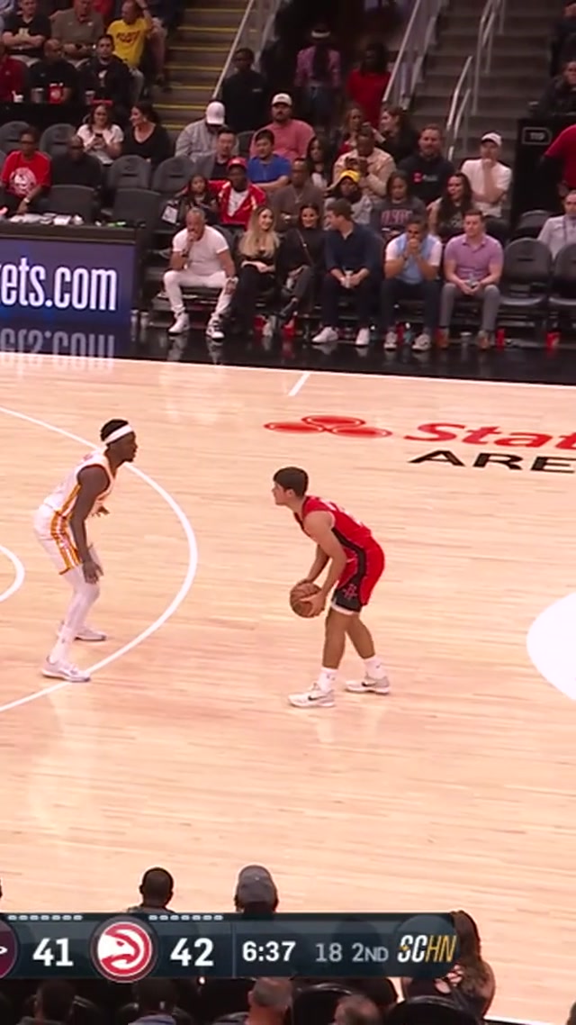 in ONE minute, Reed made a 3 & a putback, got a steal & a dunk 🤯
