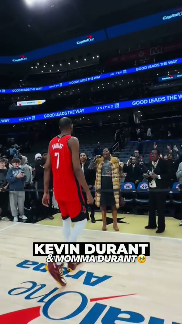 KD reunited with the real MVP after dropping 30 in his hometown 🤧