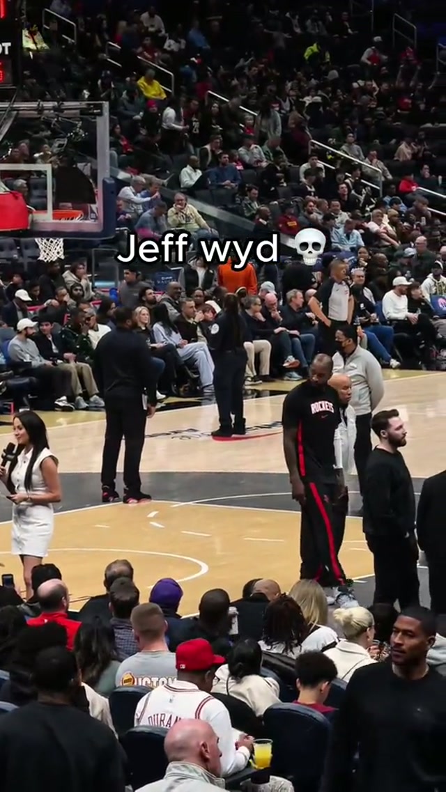 always trying to steal the spotlight 🙄 #jeffgreen #rockets #NBA #basketball 