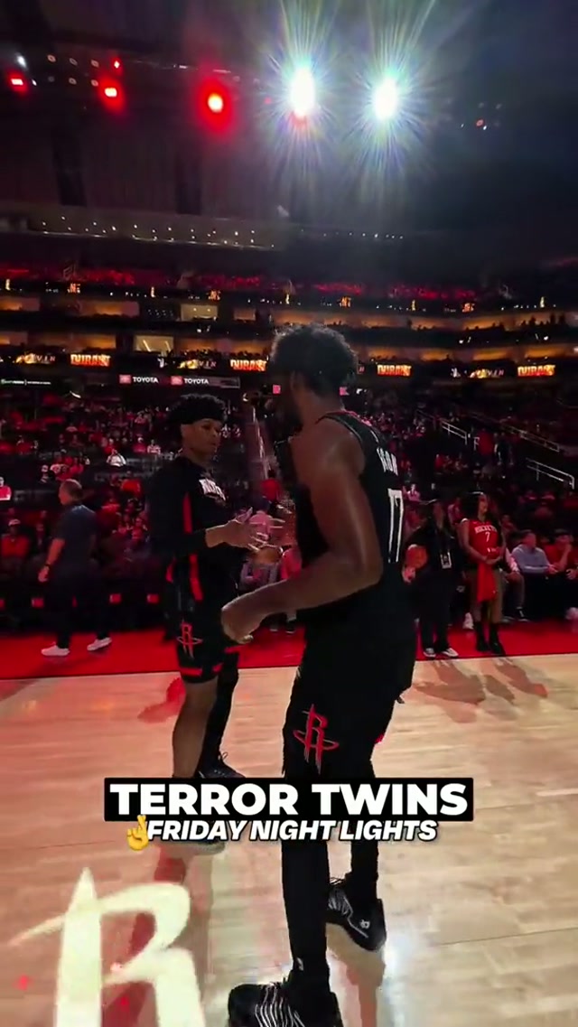 black headband kind of night 👀 #ALLFIRE🔥 #Rockets 