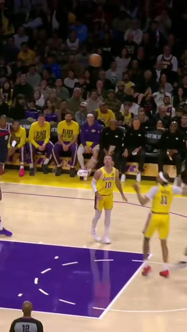 Look at Benn go! 😤 #nba #basketball #clippers #fyp #basketballtiktok 