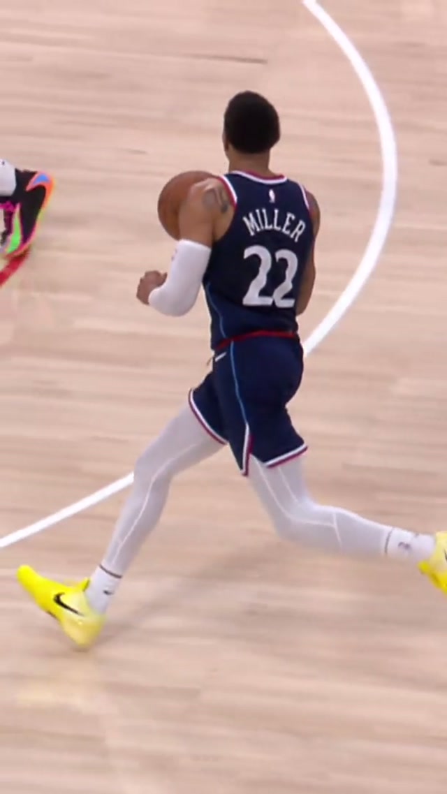 JMilly lob to Benn DUNK! 🔨 #nba #basketball #basketballtiktok #clippers #fyp   