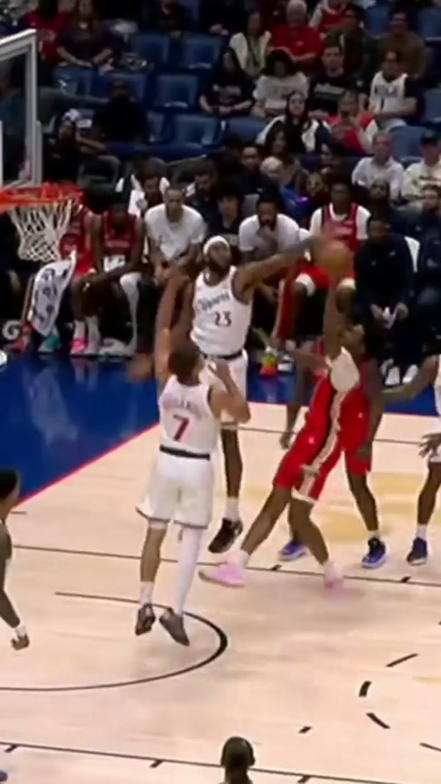 And just like THAT! 🙅‍♂️ #nba #basketball #basketballtiktok #clippers #hoops 