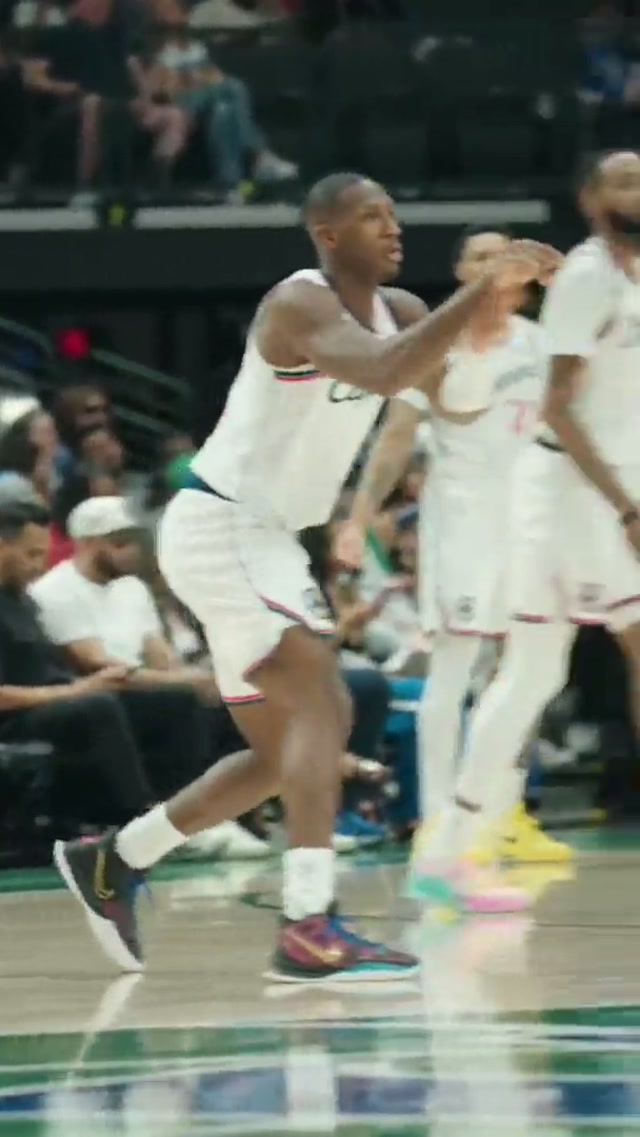 DG let it FLY in Dallas!! 🎯 #basketball #basketballtiktok #nba #clippers #dariusgarland 