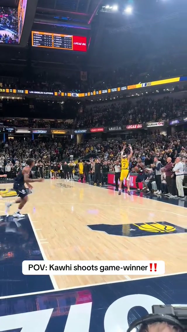 POV: You’re courtside watching Kawhi hit a game-winner! 🤳 #nba #basketball #basketballtiktok #kawhileonard #clippers 