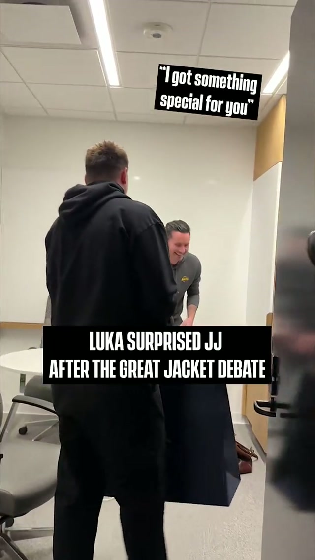 Luka gifted JJ a “jacket” 😂 #Lakers #NBA 