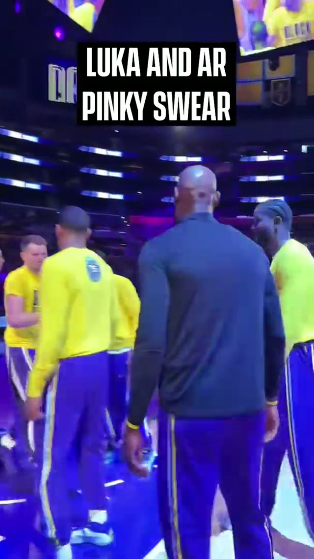Austin & Luka’s handshake = BFF goals #Lakers 
