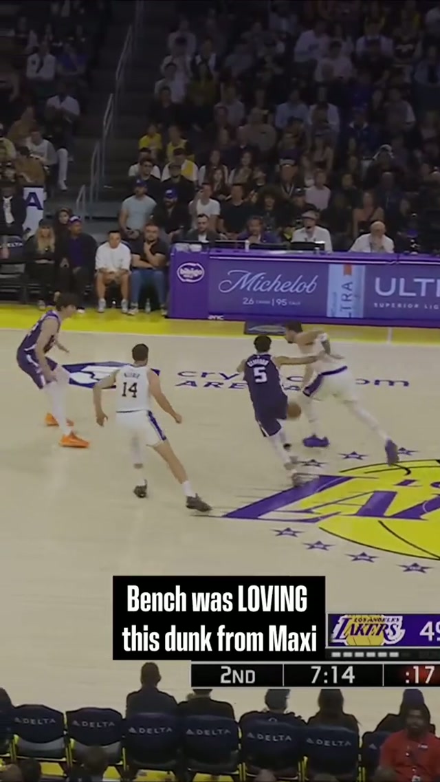 Squad was HYPE for Maxi 🤩 #Lakers #NBA