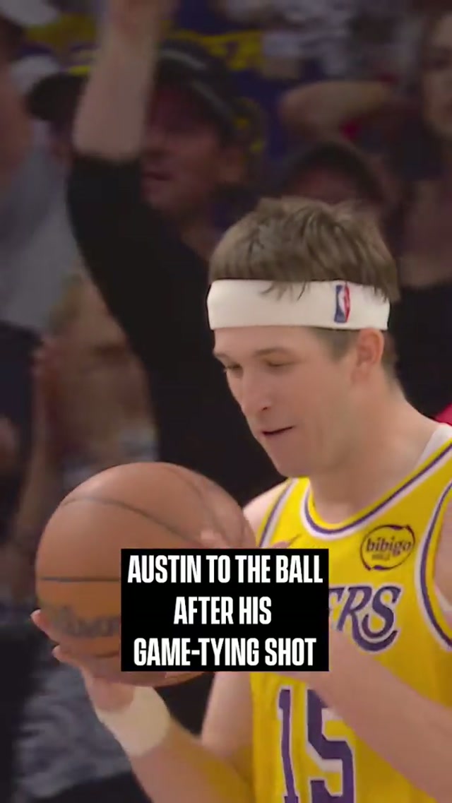 Austin with the words of affirmation 😂 #Lakers #NBA #iloveyou