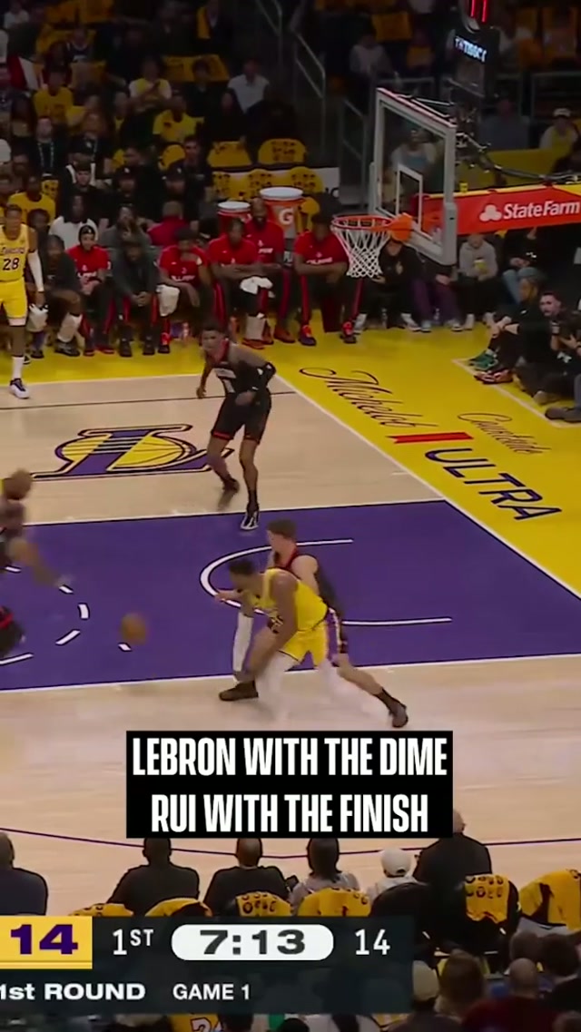 LeBron DIME & Rui knocks down the trey #NBA #Lakers