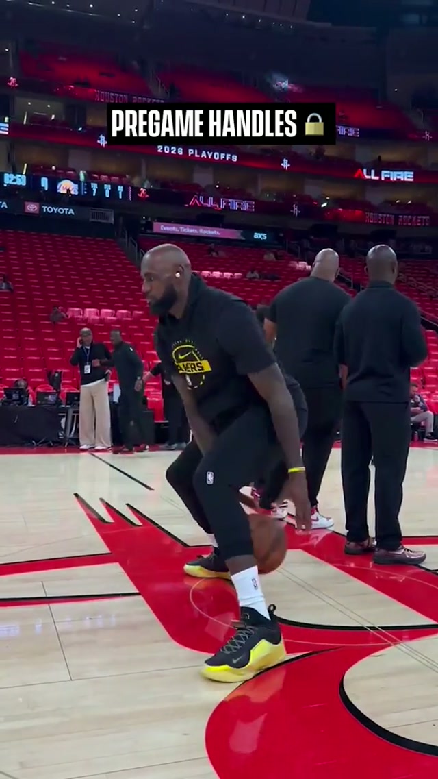 Locked in with LeBron 🔒 #lakers #playoffs
