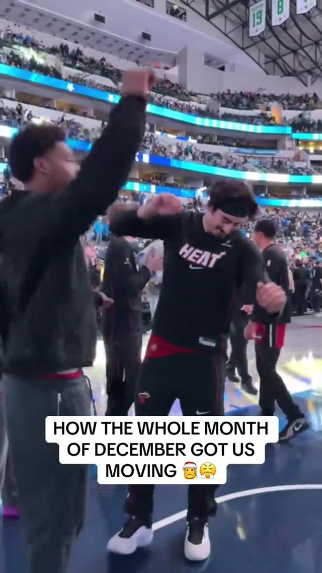 Send this to someone to wish them a Happy holiday SZN☃️🎅#holiday #rizz #dance #december 