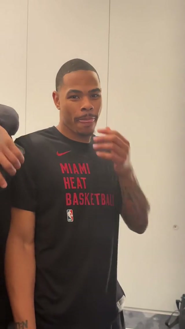 The way everyone waited for Norm 🤣 #basketball #age #90s #2000s 