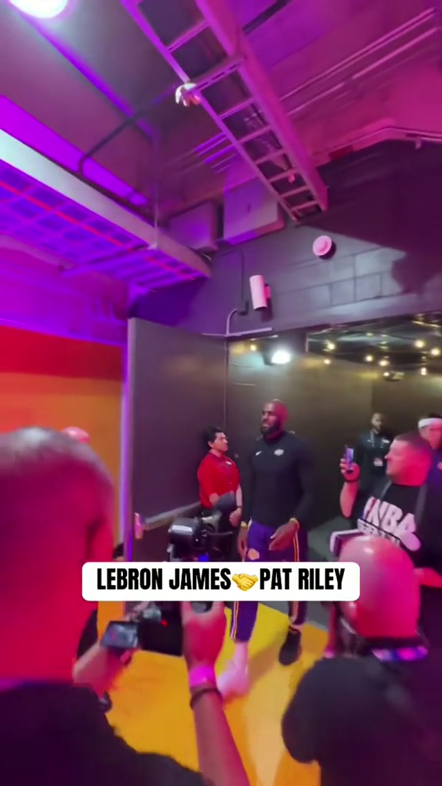 What a moment 🥹#lebronjames #lebron #miami #lakers #pat 