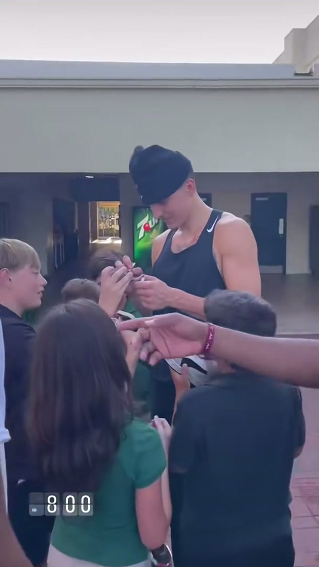 Wonder what this kid is doing now 💯 #miami #fan #react #celebrity #viral 