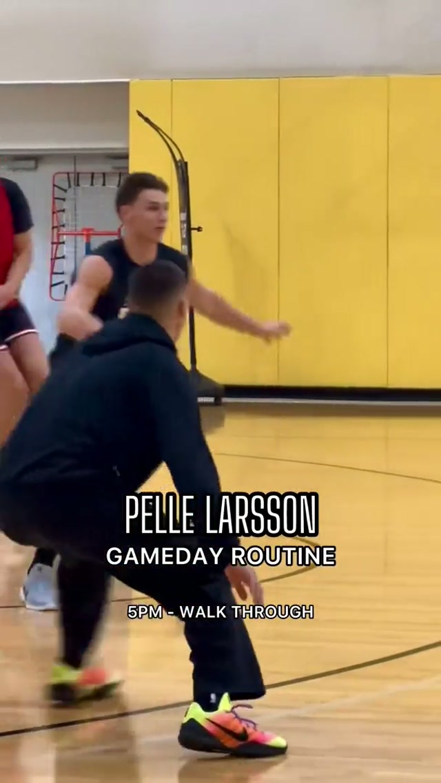 Drop your favorite part of his routine ⬇️🔥 #pellelarsson #pelle #miamiheat #miami 