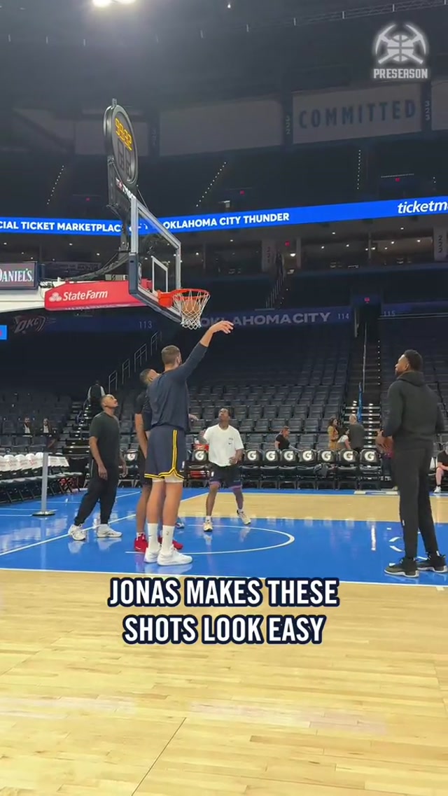 The hook shot special 👌 #nba #basketball #denvernuggets 