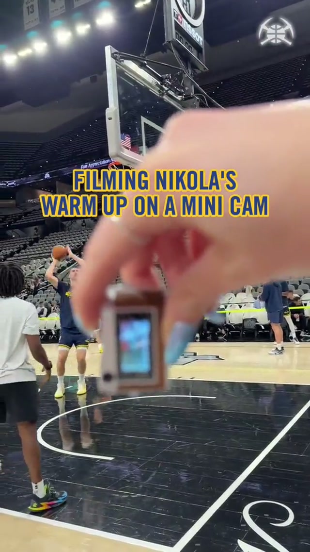 Mini but mighty 📷 #nba #denvernuggets