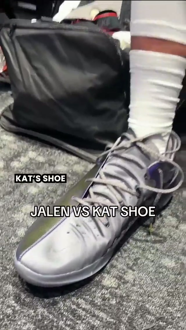 unserious all-stars 😭👟 #nba #nyknicks #jalenbrunson #karlanthonytowns #sneaker 