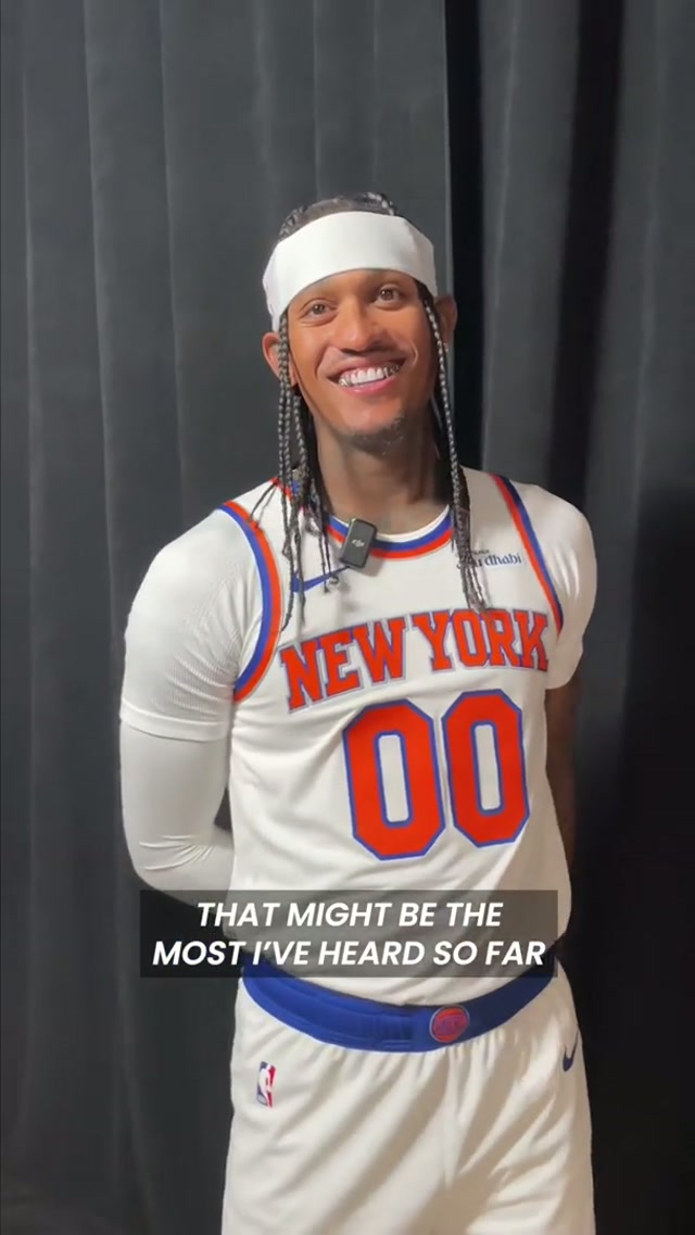 that daylight savings switch can be tricky ⏰ #nyknicks #nba #daylightsavingstime #alarmclock 