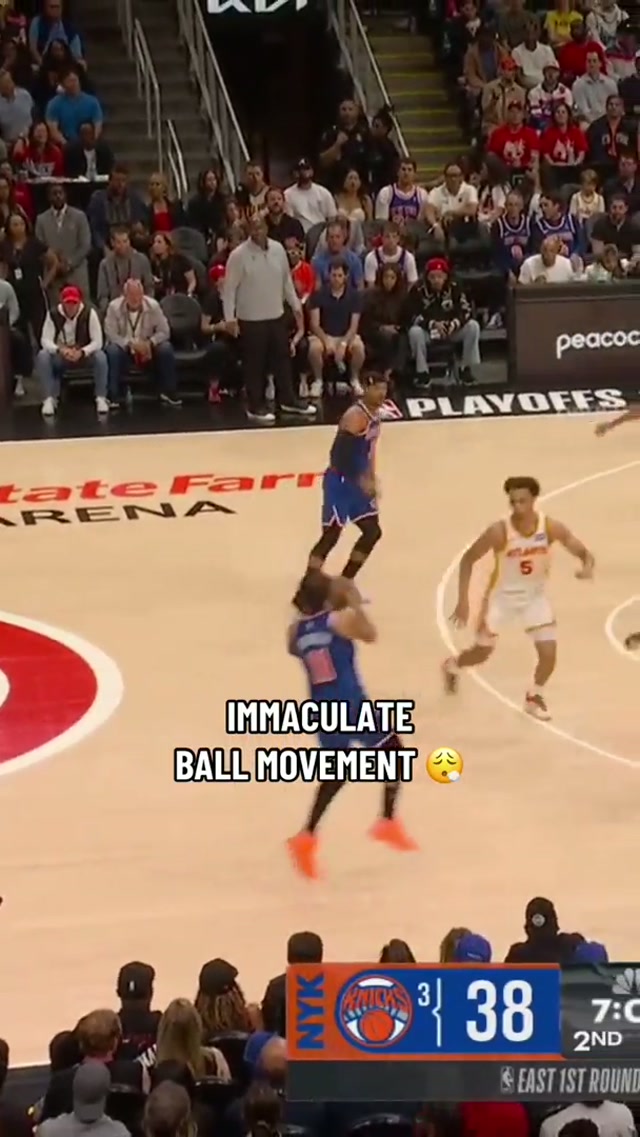 we love to see it 🙂‍↕️🙂‍↕️ #nyknicks #nbaplayoffs #ballmovement 