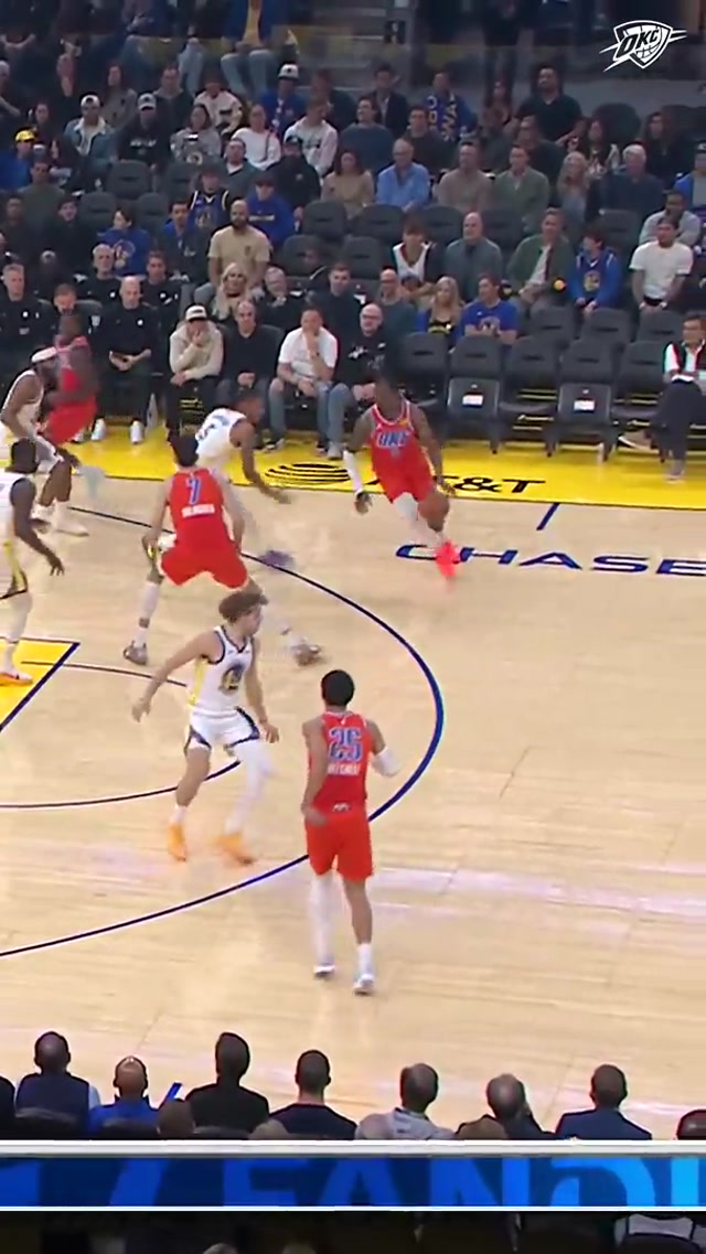 Plenty of 1st half buckets from SGA & Dub 🔥 #okcthunder