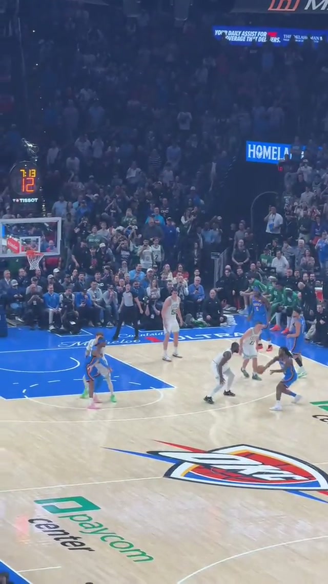 Another look at SGA’s bucket that made @NBA HISTORY for most consecutive 20+ point games 🤳🍿 #okcthunder #shaigilgeousalexander 