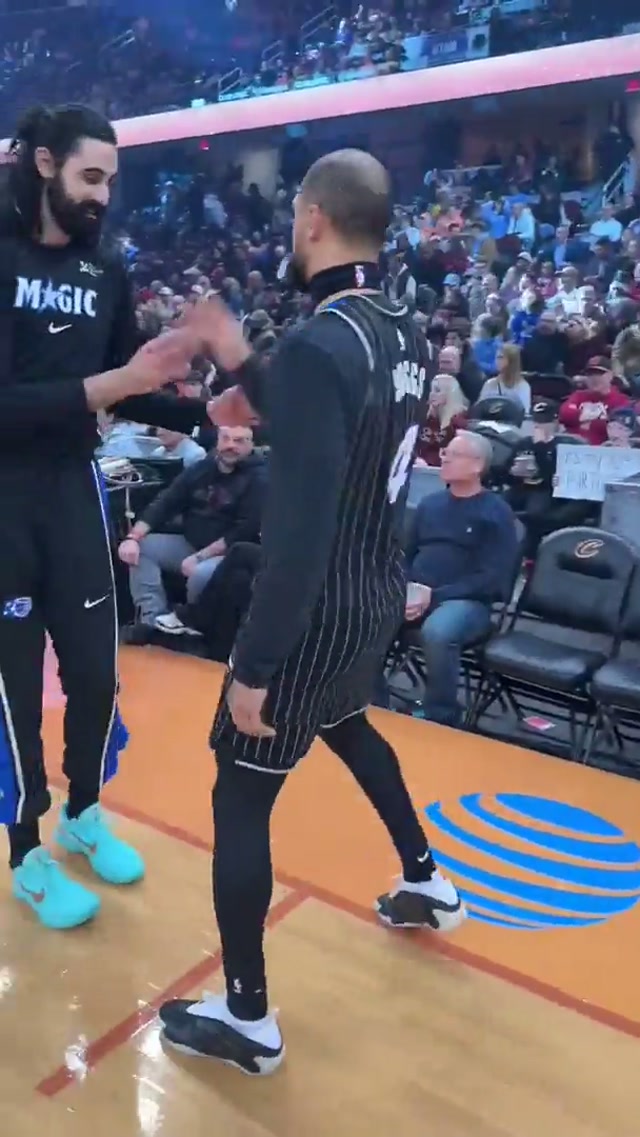 J Suggs always bringing the ENERGY 🔋 #NBA #OrlandoMagic 