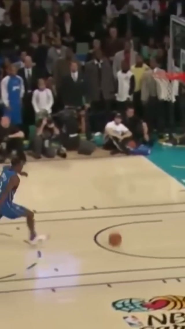 Dwight in the Slam Dunk contest was CINEMA 🍿 #NBA #OrlandoMagic 