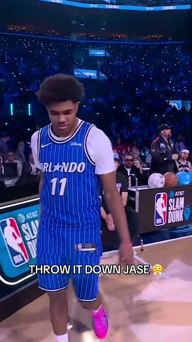 Jase with his first dunk of the NBA Slam Dunk Contest 😤 #NBA #OrlandoMagic 