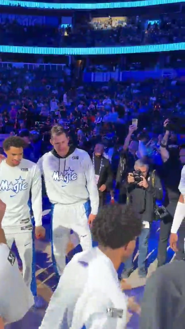 live from Orlando 🕺🏽 #NBA #OrlandoMagic 
